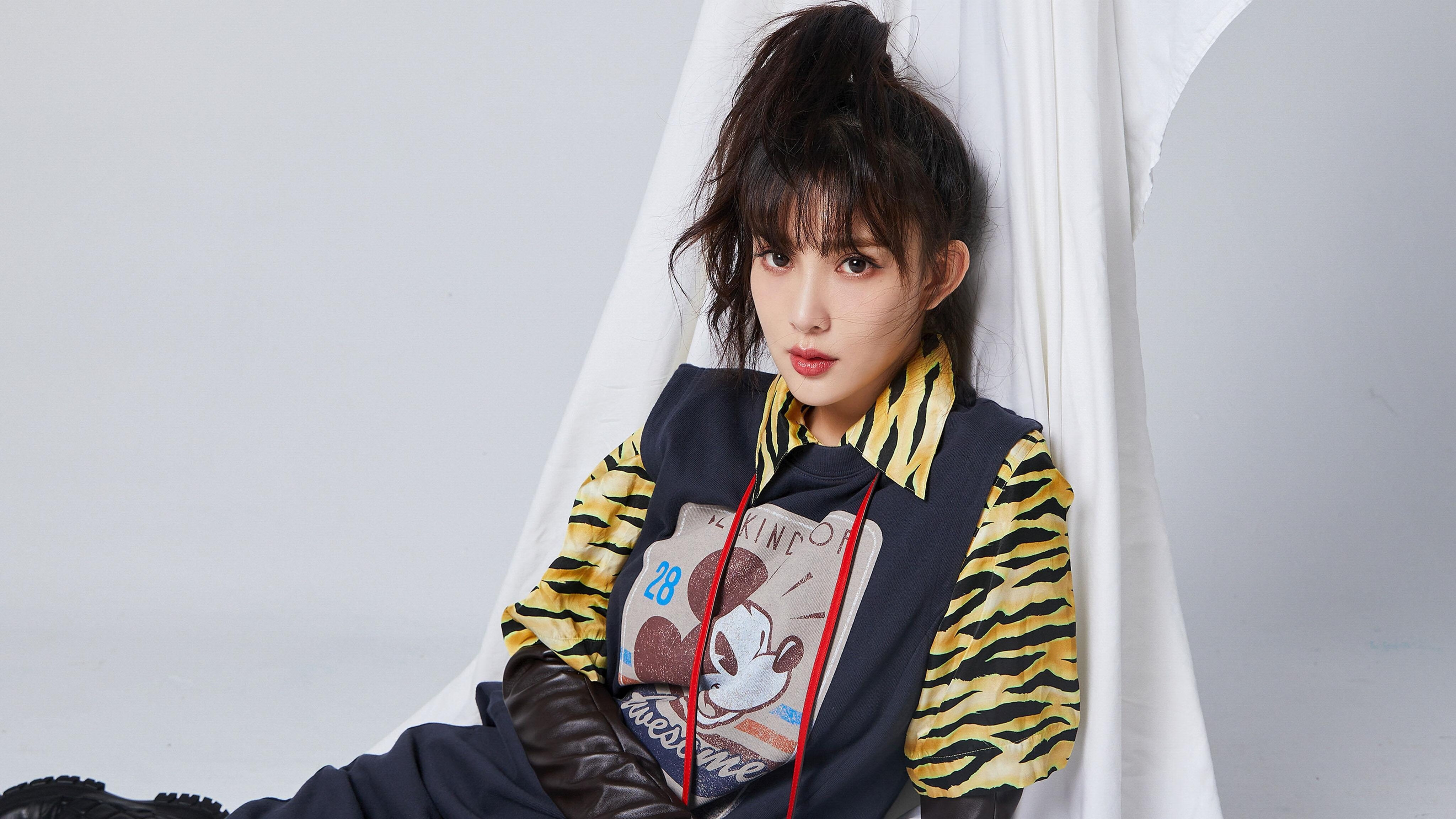 “中国女足在国际比赛中继续创造佳绩，逐步迈向世界舞台”，中国女足出线渺茫